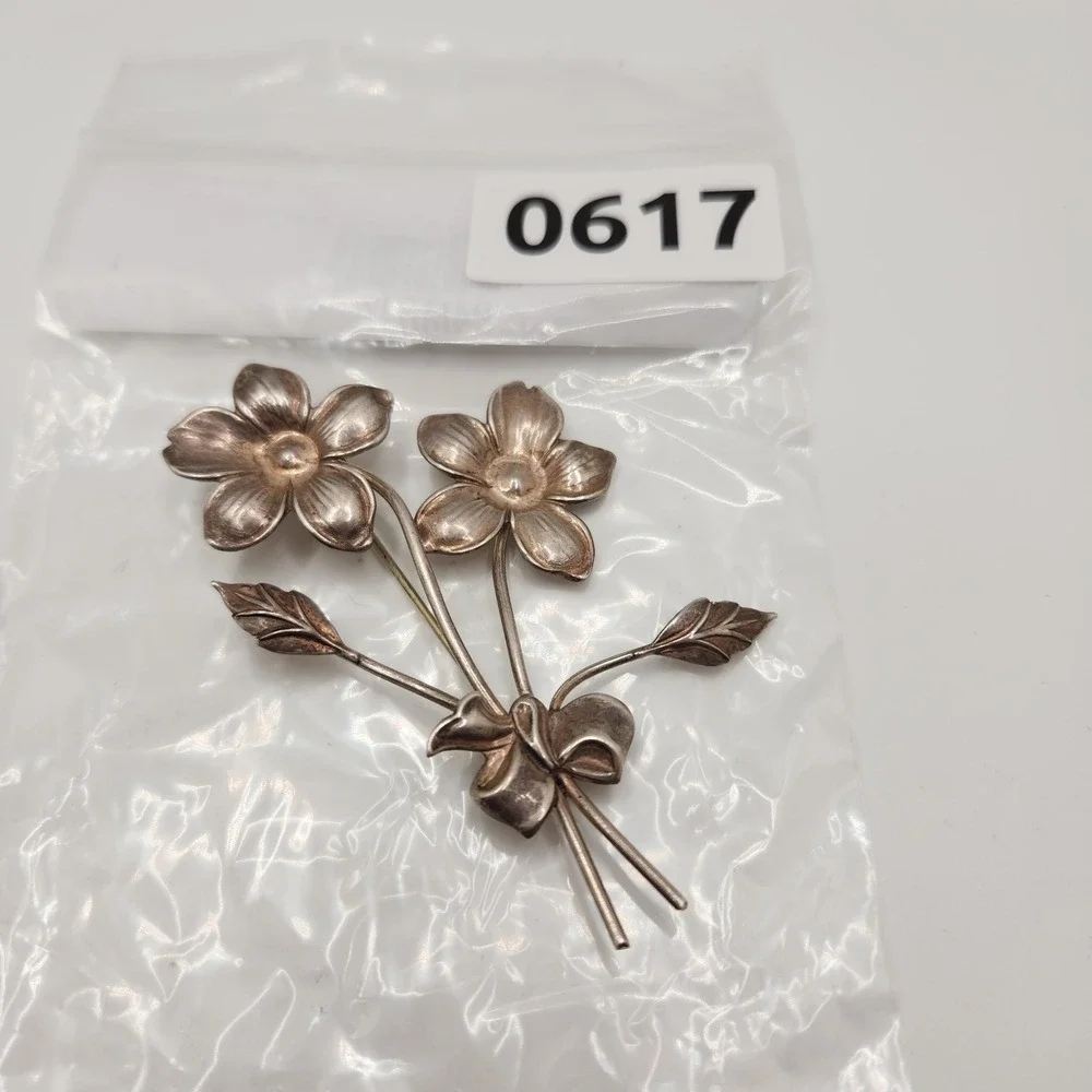 Vintage Sterling Silver Floral Bouquet Brooch 3D Sculpted Flowers Leaf Pin